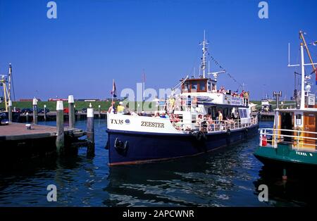 Touristenschiff ZEESTER, Hafen Oudeschild, Insel Texel, Nordsee, Niederlande, Europa Stockfoto
