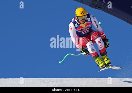 Max Franz von Österreich sprang beim Audi Fis-Alpine-Skiweltcup-Abfahrtstraining am 22. Januar 2020 in Kitzbühel, Österreich auf der Hausbergkante. (Foto von Mitchell Gunn/ESPA-Images) Stockfoto