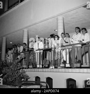 Reisen nach Suriname und die niederländischen Antillen Beschreibung: Sammlungen am Flughafen Hato am Curaçao Datum: 1947 Ort: Curaçao Schlüsselwörter: Flughäfen Stockfoto