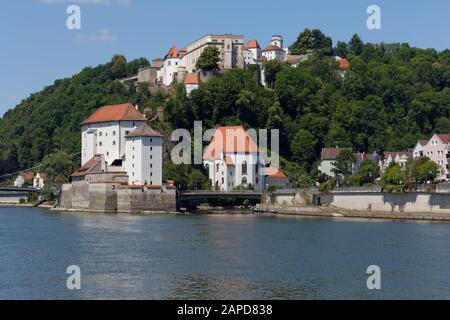 Panoramablick auf Passaus Altstadt, Passau Deutschland. Stadt der Drei Flüsse. Stockfoto