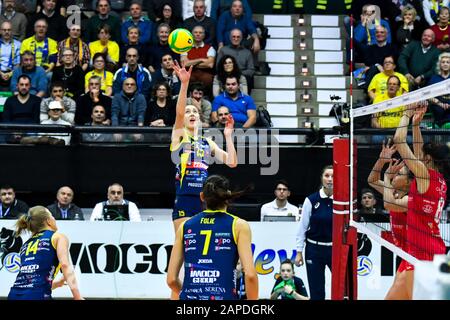 Treviso, Italien. Januar 2020. Treviso, Italien, 22. Januar 2020, Spitze des kimberly-hügels während Imoco Volley Conegliano vs. C.S.M. Volei Alba Blaj - Volleyball Champions League Frauen - Credit: LM/Flavio Pavanello Credit: Flavio Pavanello/LPS/ZUMA Wire/Alamy Live News Stockfoto