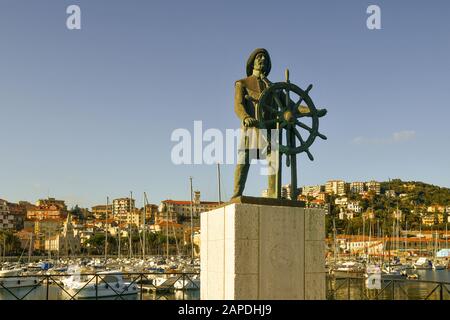 Denkmal für Kap Horniers, die tapferen Seefahrer, die Kap Hoorn umrundet haben, im Hafen von Porto Maurizio, Imperia, Ligurien, Italien Stockfoto