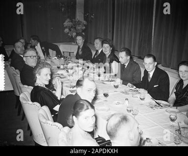 Kongress Personenverkehr in Amsterdam Datum: 29. Oktober 1951 Ort: Amsterdam, Noord-Holland Schlüsselwörter: Konferenzen, Kongresse, Personenverkehr Stockfoto