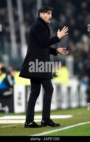 Turin, Italien - 22. Januar 2020: Paulo Fonseca, Cheftrainer VON AS Roma, stellt während des Coppa Italia Fußballspiels zwischen Juventus FC und AS Roma fest. Kredit: Nicolò Campo/Alamy Live News Stockfoto