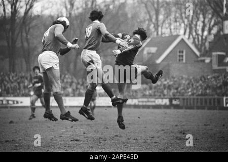 AZ 67 gegen FC Utrechter 2-1; Spielmomente Datum: 13. Februar 1977 Schlagwörter: Sport, Name der Fußballeinrichtung: FC Utrechter Stockfoto