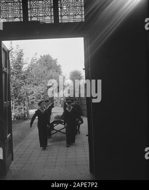 Funeral Stoker Third Class Datum: 11. August 1947 Schlagwörter: Beerdigung Stockfoto