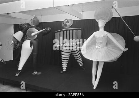 Bauhausausstellung im Stedelijk Museum Wire Ballettfigur von Oscar Schlemmer Datum: 26. November 1968 Stockfoto