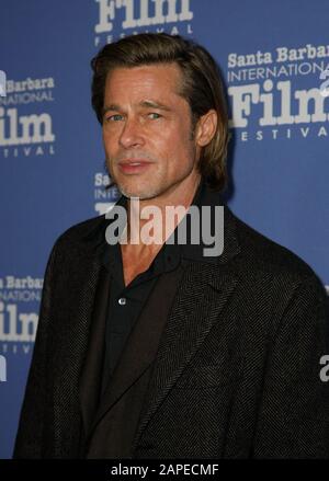 Santa Barbara, USA. Januar 2020. Santa BARBARA, CA - 22. JANUAR: Brad Pitt kommt am 22. Januar 2020 im Arlington Theatre in Santa Barbara, Kalifornien, zum 35. Jährlichen "Maltin Modern Master Award" des Santa Barbara International Film Festivals. Foto: Crash/imageSPACE Credit: Imagespace/Alamy Live News Stockfoto