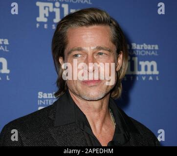 Santa Barbara, USA. Januar 2020. Santa BARBARA, CA - 22. JANUAR: Brad Pitt kommt am 22. Januar 2020 im Arlington Theatre in Santa Barbara, Kalifornien, zum 35. Jährlichen "Maltin Modern Master Award" des Santa Barbara International Film Festivals. Foto: Crash/imageSPACE Credit: Imagespace/Alamy Live News Stockfoto