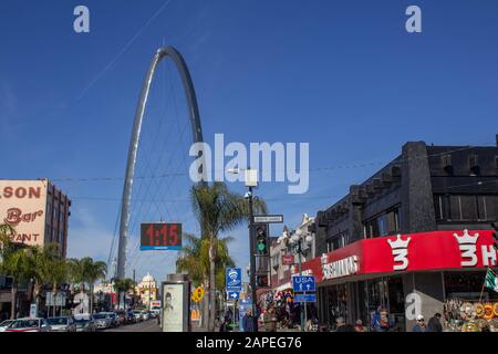 Tijuana Baja California, Mexiko - 18. Januar 2020. Blick auf den Bogen und die Uhr von der avenida revolucion in tijuana einer der touristischsten in der c Stockfoto