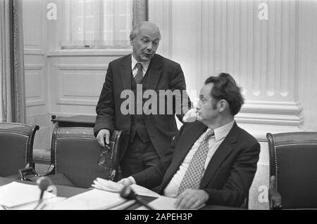 Diskussion Gesellschaftsvertrag in der unteren Kammer, den Uyl Gespräch mit Boersma Datum: 31. Oktober 1972 Schlüsselwörter: Politischer Personenname: Uyl, Joop den Stockfoto