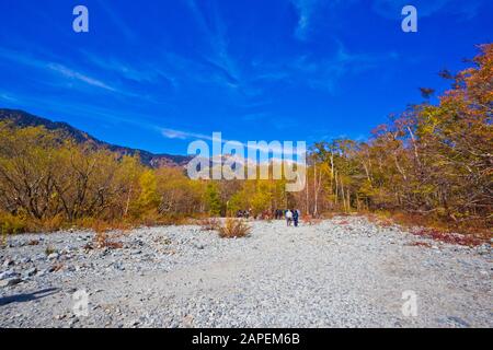 Idyllische Landschaft der Hotaka-Bergkette, Kamikochi-Nationalpark, Kamikochi, Japan. Stockfoto