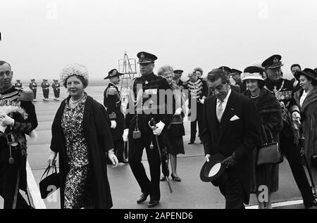 Besuchen Sie den mexikanischen Präsidenten mit Frau und Tochter in die Niederlande. Ankunftsdatum: 3. April 1963 Schlüsselwörter: Ehefrauen, Ankünfte, Besuche, Töchter, Präsidenten persönlicher Name: Juliana, Königin Stockfoto