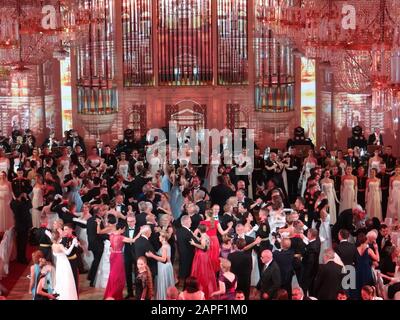 Erster Dresdner Opernball in Sankt Petersburg, Russland Stockfoto