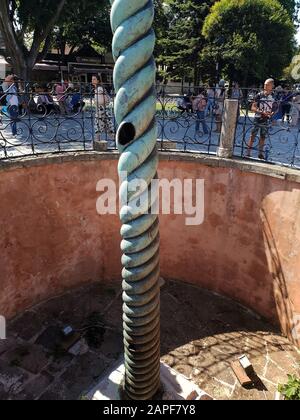 Die Spalte Serpent wird auf dem Hippodrom, Istanbul, Türkei, ausgestellt Stockfoto