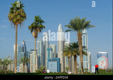 Dubai, VAE. Januar 2020. Allgemeiner Blick auf das 14. Grün in Runde 1 während der PGA European Tour Dubai Desert Classic im Emirates Golf Club, Dubai, VAE am 23. Januar 2020. Foto von Grant Winter. Nur redaktionelle Nutzung, Lizenz für kommerzielle Nutzung erforderlich. Keine Verwendung bei Wetten, Spielen oder einer einzelnen Club-/Liga-/Spielerpublikationen. Kredit: UK Sports Pics Ltd/Alamy Live NewsDubai, VAE. Januar 2020. Kredit: UK Sports Pics Ltd/Alamy Live News Stockfoto