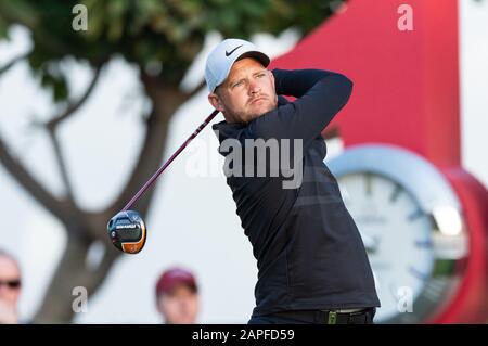 Dubai, VAE. Januar 2020. Tom Lewis von England ist während der PGA European Tour Dubai Desert Classic im Emirates Golf Club, Dubai, VAE am 23. Januar 2020 in Runde 1 abgezweigt. Foto von Grant Winter. Nur redaktionelle Nutzung, Lizenz für kommerzielle Nutzung erforderlich. Keine Verwendung bei Wetten, Spielen oder einer einzelnen Club-/Liga-/Spielerpublikationen. Kredit: UK Sports Pics Ltd/Alamy Live NewsDubai, VAE. Januar 2020. Kredit: UK Sports Pics Ltd/Alamy Live News Stockfoto