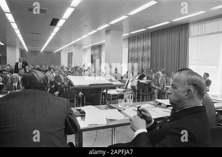 Außerordentliche Mitgliederversammlung KNVB Datum: 3. Juli 1971 Schlüsselwörter: Mitgliederversammlungen Name Der Institution: KNVB Stockfoto