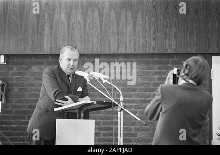 Außerordentliche Mitgliederversammlung KNVB, NR. 19, 20, 21 Kaulenveks bis zum Wortdatum: 3. Juli 1971 Schlagwörter: Mitgliederversammlungen Name Der Institution: KNVB Stockfoto
