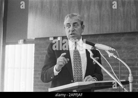 Außerordentliche Mitgliederversammlung KNVB, NR. 20, 21 Von Prag bis zum Wortdatum: 3. Juli 1971 Schlüsselwörter: Mitgliederversammlungen Stockfoto