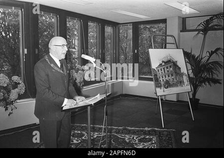 Eröffnung des neuen Gebäudes AMEV in Sarphatistraat hoek Amste Beschreibung: Bürgermeister Samkalden zum Wort Datum: 26. Mai 1971 Ort: Amsterdam, Noord-Holland Schlagwörter: Bürgermeister, Fotos, Gebäude, Büros, Öffnungen, Versicherungen Personenname: Samkalden, Ivo Stockfoto