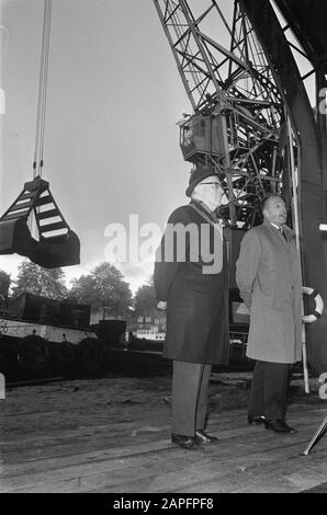 Bürgermeister Samkalden setzt historische Werft t Kromhout mit Dampfwinde in Gebrauch Datum: 17. Oktober 1973 Schlüsselwörter: Bürgermeister, Werften Personenname: Samkalden, Ivo Institutionenname: Kromhout Stockfoto