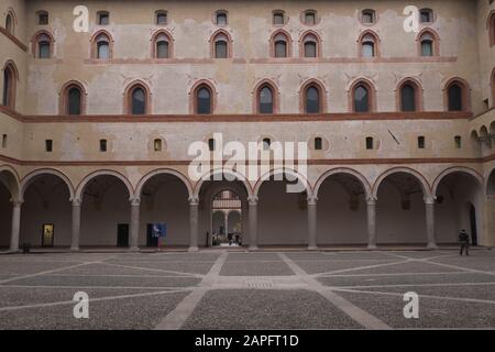 Innenhof im Schloss Sforza in Mailand Italien Stockfoto