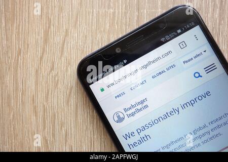 Die Firmenwebsite von Boehringer Ingelheim wurde auf einem modernen Smartphone angezeigt Stockfoto