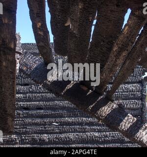 Natürliche Feuer Asche mit dunklen Grau Schwarz Kohlen Textur. Es ist eine brennbare Schwarz copyspace Hard Rock. Stockfoto