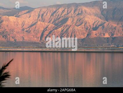 Sonnenuntergang über dem Toten Meer Stockfoto