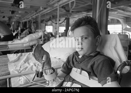 Das Rotkreuz-Schiff J. Henry Dunant macht eine Reise von einer Woche mit 42 jungen Patienten, hauptsächlich mit Atmungs- und Herzproblemen Beschreibung: Nahaufnahme eines Patienten Datum: 14. Juli 1969 Schlüsselwörter: Patienten Stockfoto