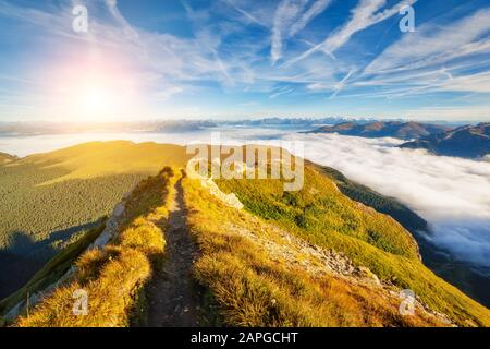 Tolle Aussicht auf die Gruppe Puez odle - Geisler. Nationalpark Gröden. In Den Bergen, In Südtirol. Lage Place St. Ulrich, S. Cristina. Stockfoto