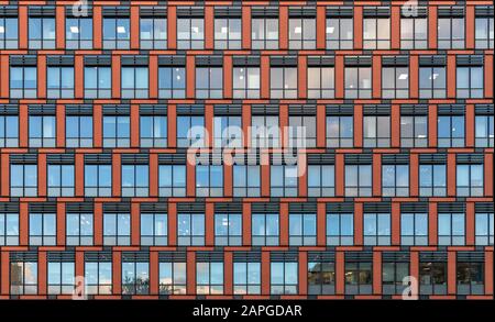 Moderne Fassade des Bürogebäudes. Architektonische Details. Stockfoto