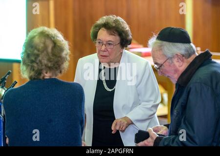 Brentwood Essex, Großbritannien. Januar 2020. Eine öffentliche Sitzung anlässlich des 75. Jahrestages der Verleumdung von Auschwitz-Birkenau mit der Speerin Susie Barnett BEM, einer Holocaust-Überlebenden, die in der Brentwood United Reformed Church Brentwood Essex Credit stattfand: Ian Davidson/Alamy Live News Stockfoto