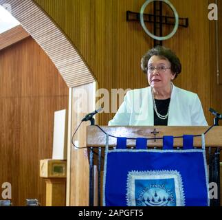 Brentwood Essex, Großbritannien. Januar 2020. Eine öffentliche Sitzung anlässlich des 75. Jahrestages der Verleumdung von Auschwitz-Birkenau mit der Speerin Susie Barnett BEM, einer Holocaust-Überlebenden, die in der Brentwood United Reformed Church Brentwood Essex Credit stattfand: Ian Davidson/Alamy Live News Stockfoto