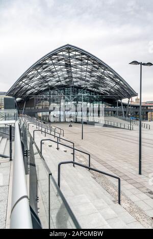 Bahnhof Łódź Fabryczna, Lodz, Polen. Entworfen von der Architektin Ewelina Oscroba, Eröffnung im Dezember 2016. Stockfoto