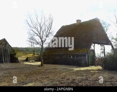 Aufstelldatum: Undatierter Standort: Gelderland, Veluwe Schlüsselwörter: Alte landwirtschaftliche Gebäude, Wohnungen Stockfoto