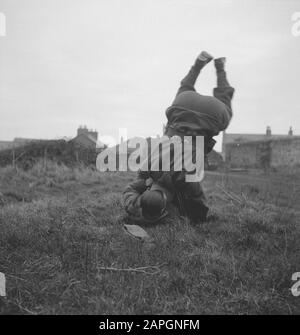 Armee [Armee] Anefo London Serie Beschreibung: Befehlsausbildung. 39 Unarmed Combat Annotation: Subject Nr. 2 Dutch Troop of 10 Inter Allied Commando, stationiert in Eastbourne. Datum: August 1943 Ort: Eastbourne, Großbritannien Schlüsselwörter: Armee, Soldaten, Schulungen, Weltkrieg Stockfoto