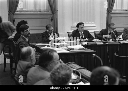 Ausschusssitzung R&W zum Gesetzesentwurf 2-Phasen-Struktur wissenschaftliche Bildung, Minister Pais während der Ausschusssitzung Datum: 1. Dezember 1980 Ort: Den Haag, Zuid-Holland Schlüsselwörter: Minister Personenname: Pais, Arie Stockfoto