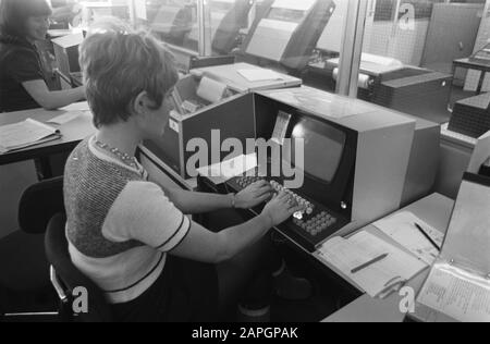Computerbau von KLM für die automatische Buchungsmethode Corda in Amstelveen. Außendatum: 11. März 1970 Standort: Amstelveen, Noord-Holland-Institutionenname: KLM Stockfoto