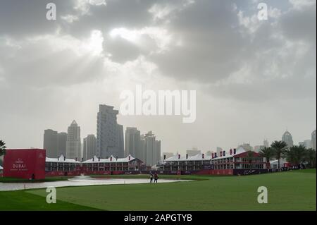 Dubai, VAE. Januar 2020. Eine allgemeine Ansicht des neunten Grüns in Runde 1 während der PGA European Tour Dubai Desert Classic im Emirates Golf Club, Dubai, VAE am 23. Januar 2020. Foto von Grant Winter. Nur redaktionelle Nutzung, Lizenz für kommerzielle Nutzung erforderlich. Keine Verwendung bei Wetten, Spielen oder einer einzelnen Club-/Liga-/Spielerpublikationen. Kredit: UK Sports Pics Ltd/Alamy Live NewsDubai, VAE. Januar 2020. Kredit: UK Sports Pics Ltd/Alamy Live News Stockfoto