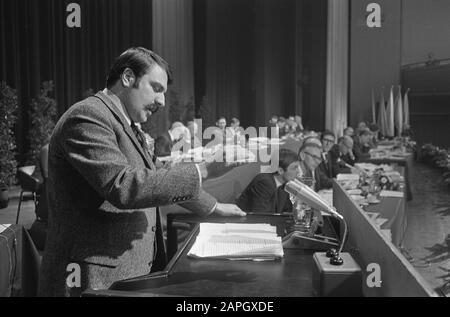 Kongress PVDA in RAI. Ausgaben 9.10 Van der Louw, Nummern 11.12 Van der Louw und Jan Nagel Datum: 25. November 1967 Schlüsselwörter: Kongresse persönlicher Name: Nagel, Jan Stockfoto