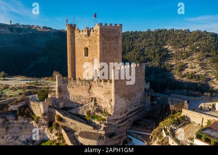 Luftaufnahme der Burg von Alcala del Jucar Stockfoto