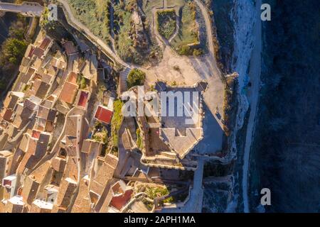 Luftaufnahme von der Alcala del Jucar Burg Spanien Stockfoto