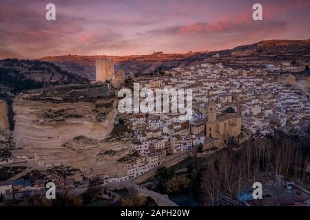 Luftaufnahme der Burg von Alcala del Jucar Stockfoto