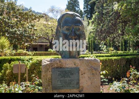 MALLORCA, SPANIEN - 7. Mai 2019: Skulptur von Fryderyk Chopin in der Nähe der Real Cartuja, einem alten Kloster, wo Chopin und George Sand lebte während der WINT Stockfoto