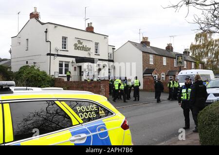 Cheltenham Town FC / Forest Green Rovers FC im Jonny Rocks Stadium, Whaddon Road (Sky Bet League Two - 2. November 2019) - Police Keep a Eye on The Beehive, where the Forest Green Fans think Picture by Antony Thompson - Thousand Word Media, NO SALES, NO SYNDICATION. Kontakt für weitere Informationen Mob: 07775556610 Web: www.thousandwordmedia.com E-Mail: antony@thousandwordmedia.com Das fotografische Urheberrecht (© 2019) wird ausschließlich vom Ersteller der Werke zu jeder Zeit aufbewahrt und verkauft, syndizierung oder bietet das Werk für eine zukünftige Veröffentlichung an Dritte ohne die KN des Fotografen an Stockfoto