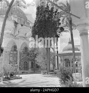 Israel 1948-1949: Acre (Akko) Beschreibung: Die Jezhar-Pasha-Moschee (l) Datum: 1948 Ort: Acre, Israel Schlüsselwörter: Bäume, Moscheen, Plätze Stockfoto