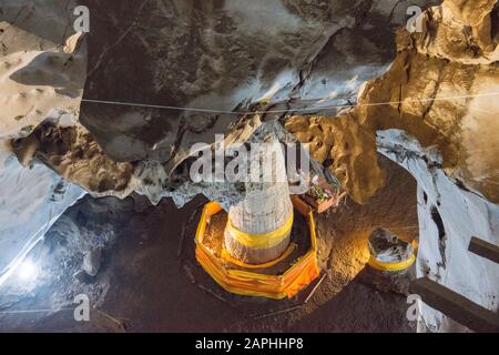 Muang On Cave and Temple in der Nähe der Stadt Chiang Mai im Norden Thailands. Thailand, Chiang Mai, November 2019 Stockfoto