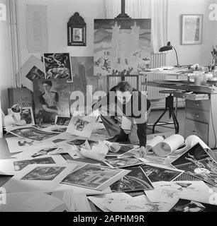 Reportage Eppo Doeve Beschreibung: Der Künstler Eppo Doeve in seinem Studio Annotation: Das Studio von Doeve befand sich auf der Rivierenlaan 197 in Amsterdam. Die Straße heißt jetzt Präsident Kennedylaan Datum: August 1954 Ort: Amsterdam, Noord-Holland Schlüsselwörter: Ateliers, Maler persönlicher Name: Doeve, Eppo Stockfoto